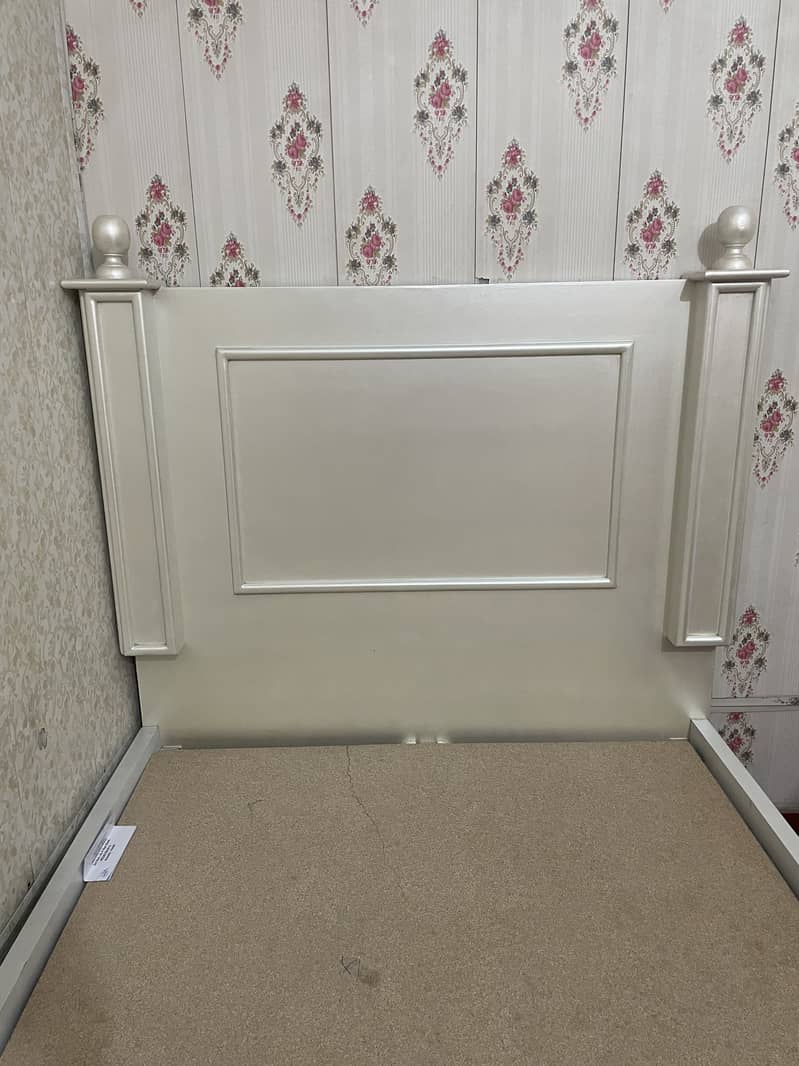 Single bed for 2 1