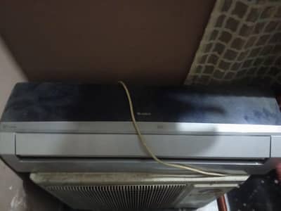 Gree inverter Ac 2 Ton