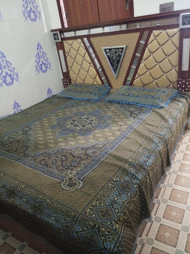 Bed, wordrobe, dressing table 1