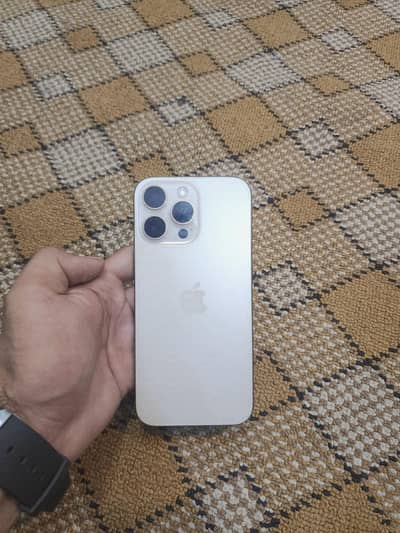 i phone 16 pro man