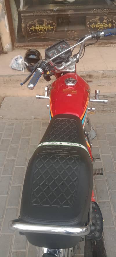 Red Honda 125