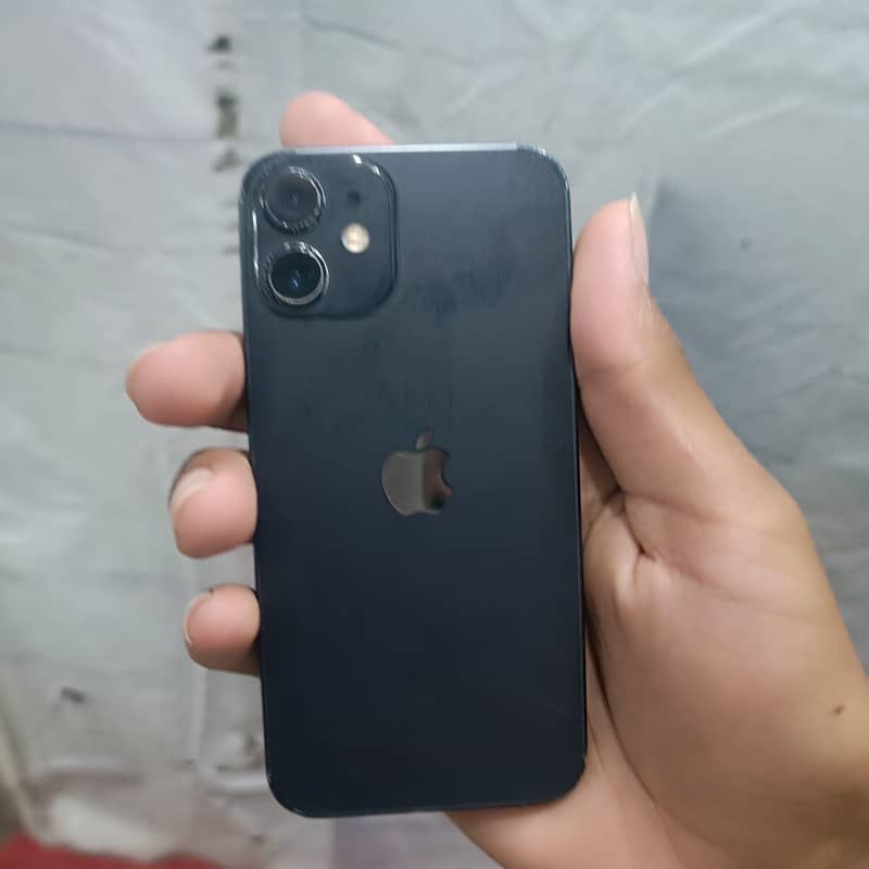 iPhone 12 mini 4