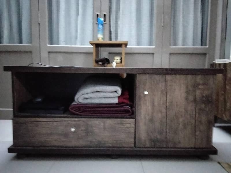 Tv console 0