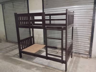baby bed solid pure wood sare patte mojood Hain outstanding condition