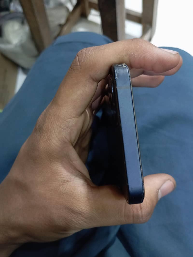 JV iPhone 12 1