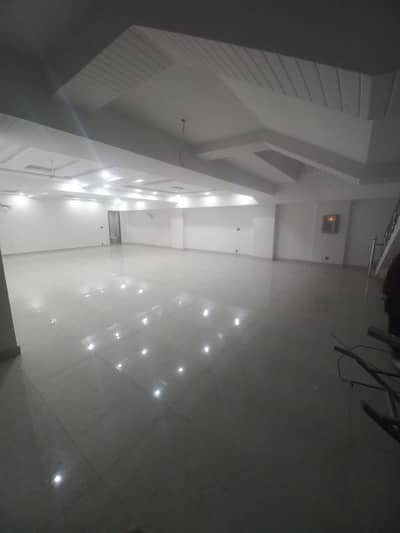 2 Marla 1st floor hall for rent