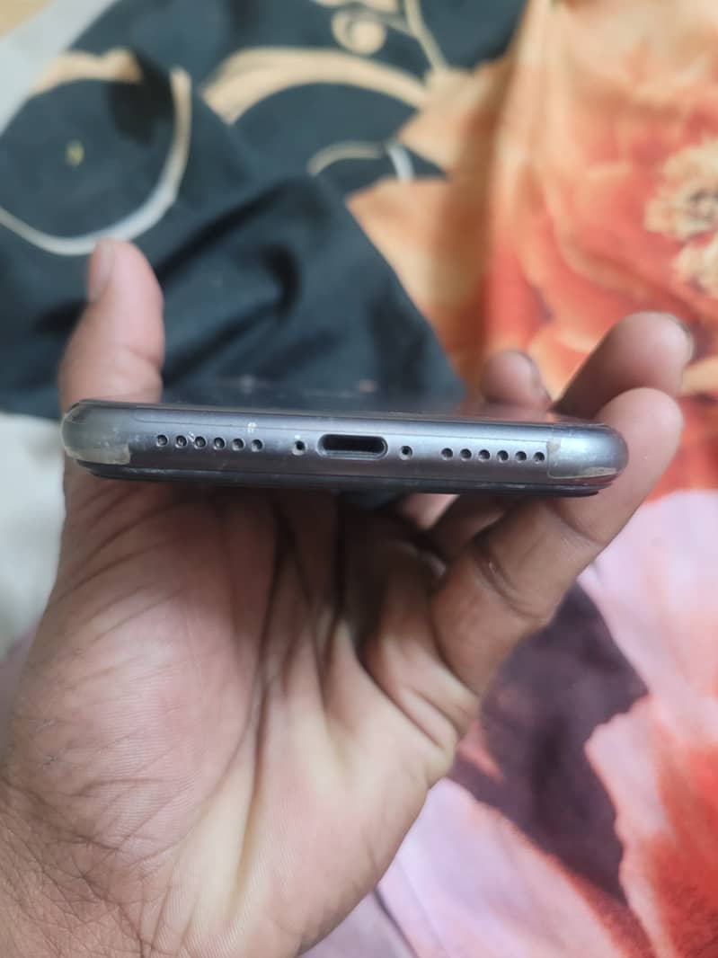 iPhone 11 12