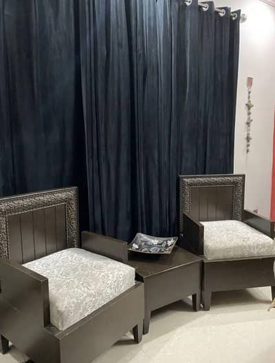 Chinoti chairs