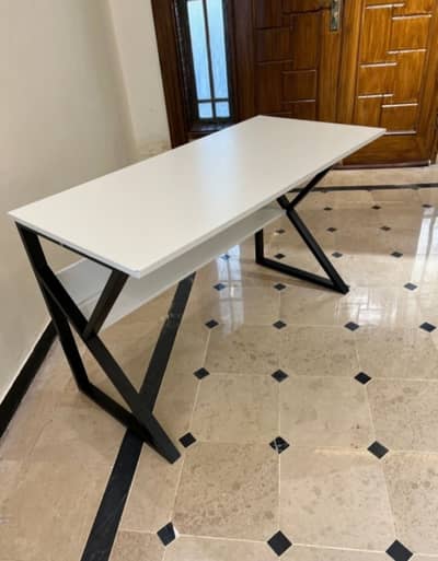 Office Tables | Computer tables | Executive Tables | Study Tables