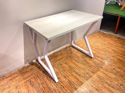Office Tables | Computer tables | Executive Tables | Workstations