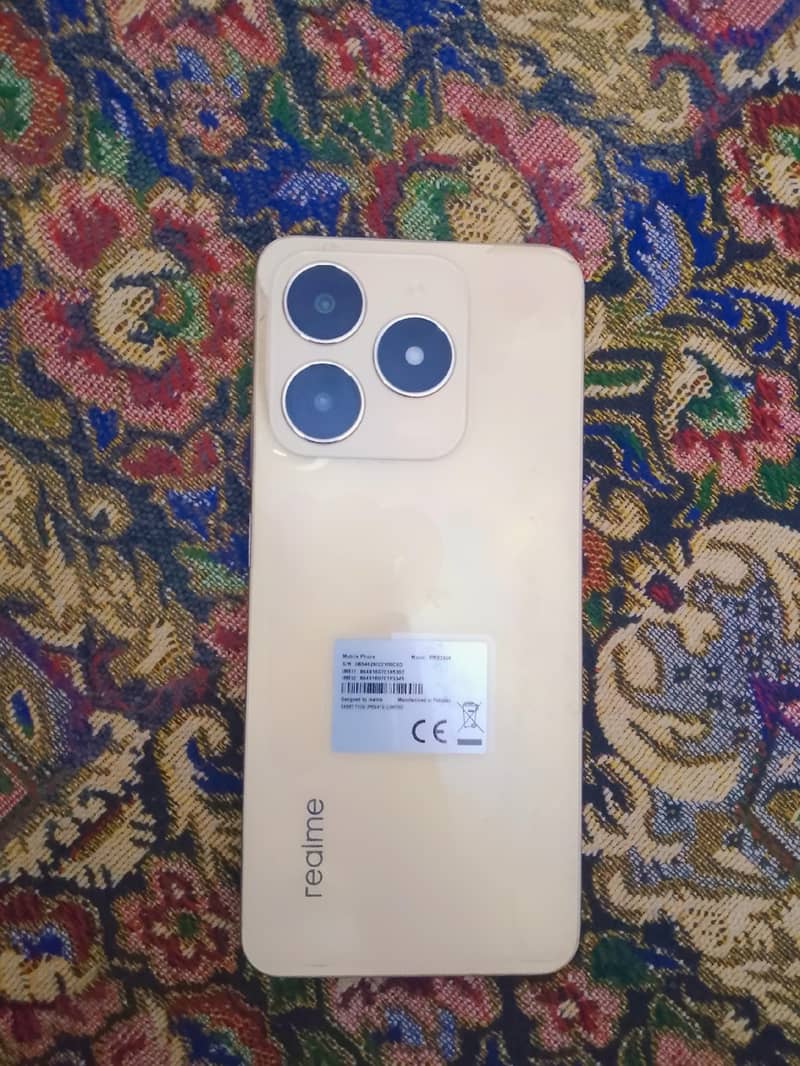 REALME C61 1