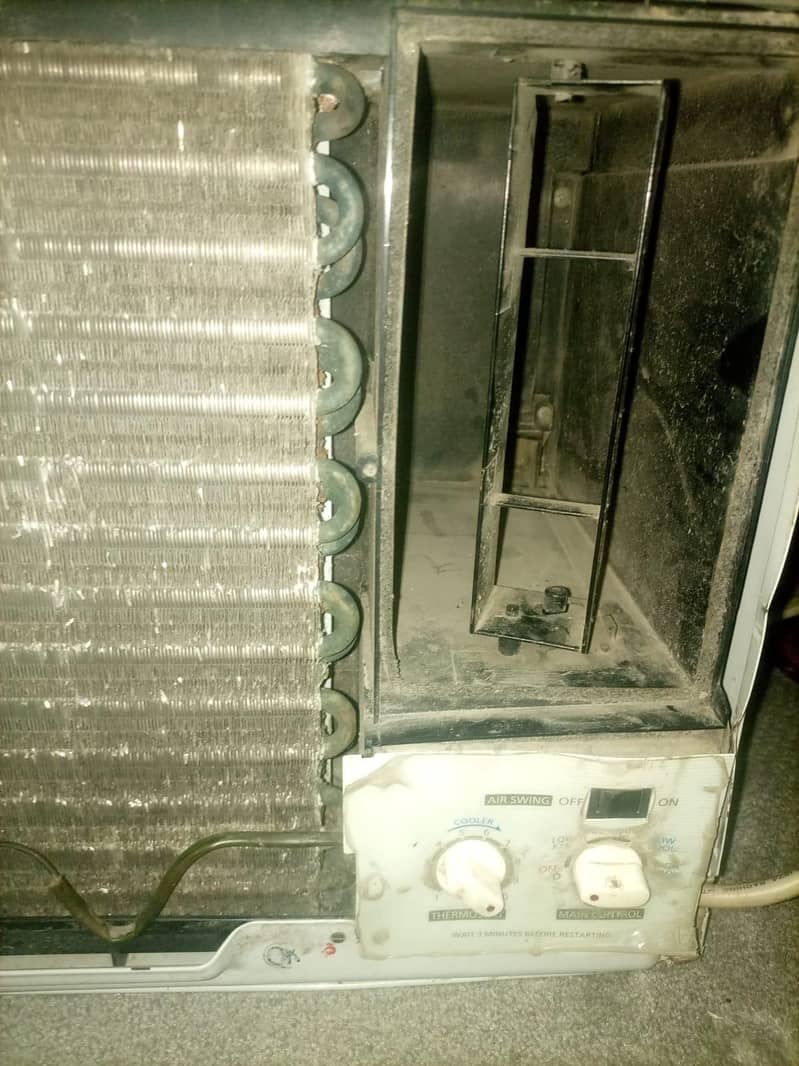 window AC 0