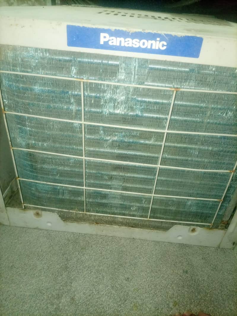 window AC 1
