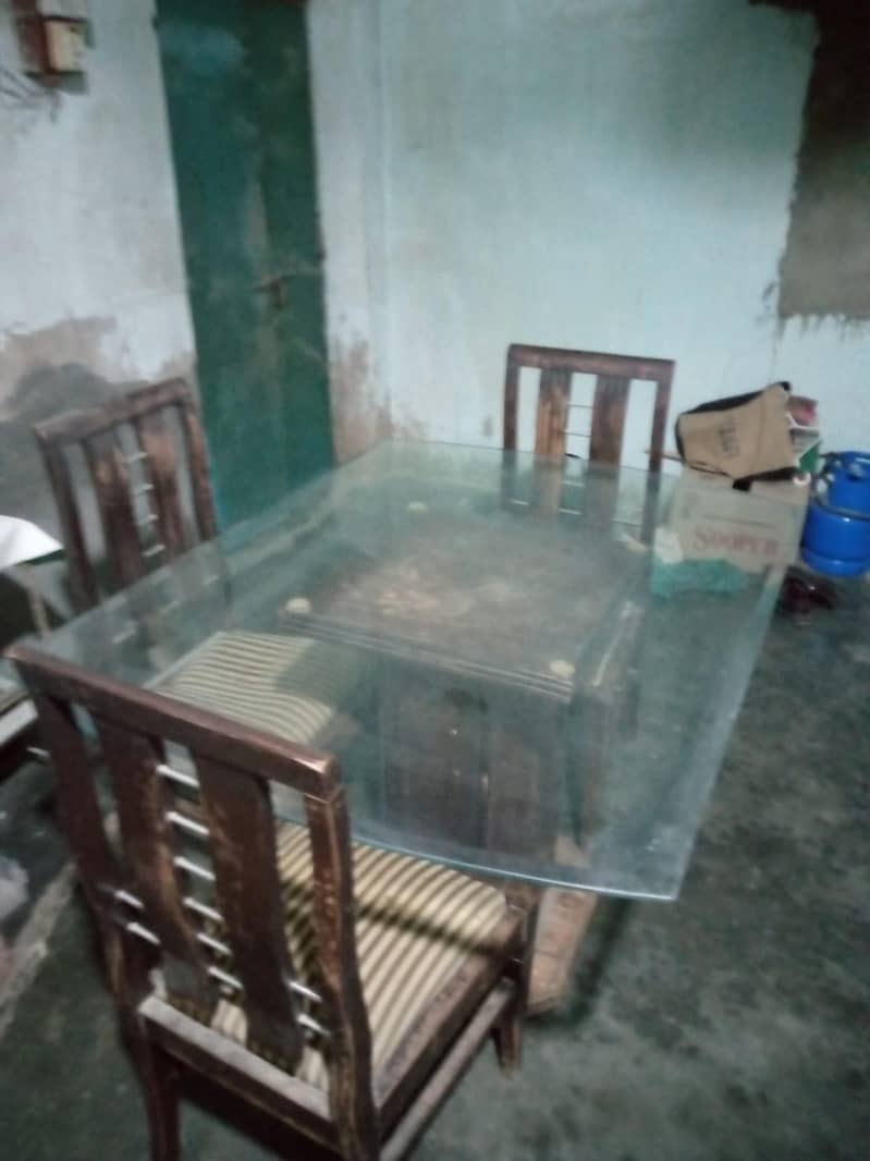 Dining Table 0