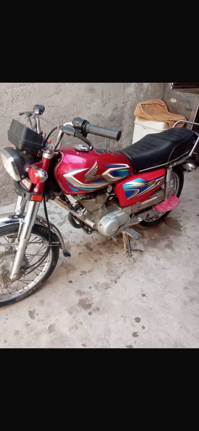 Honda 125. cc 2022 model only drive 15000 kilometre