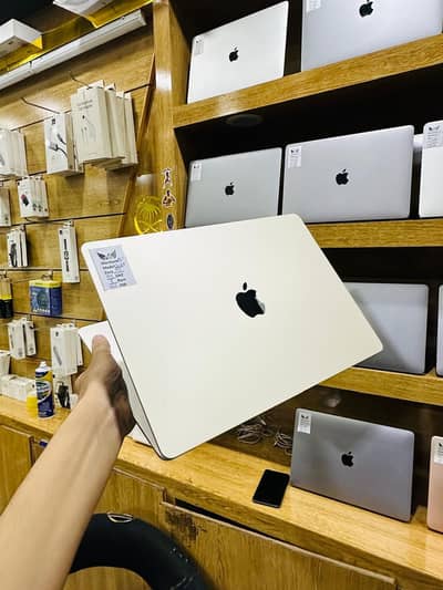 Macbook Air | M3 | 15"inch 8 / 256