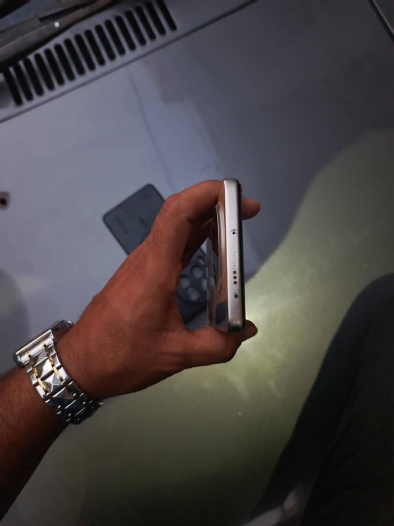 Tecno Camon 30 Loewe 2