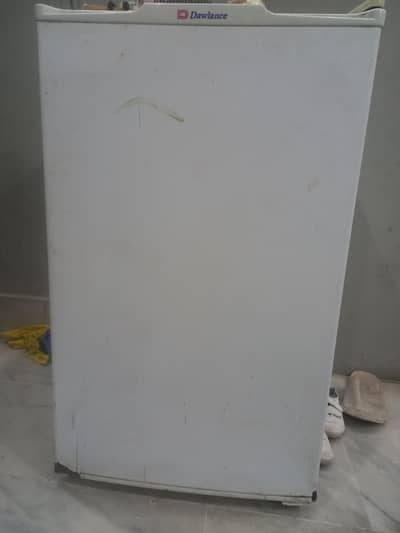 Mini room fridge