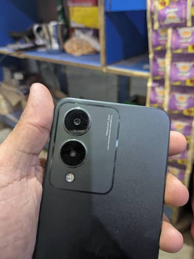 Vivo y17s 4+4/128 GB condition almost 10/10 with box