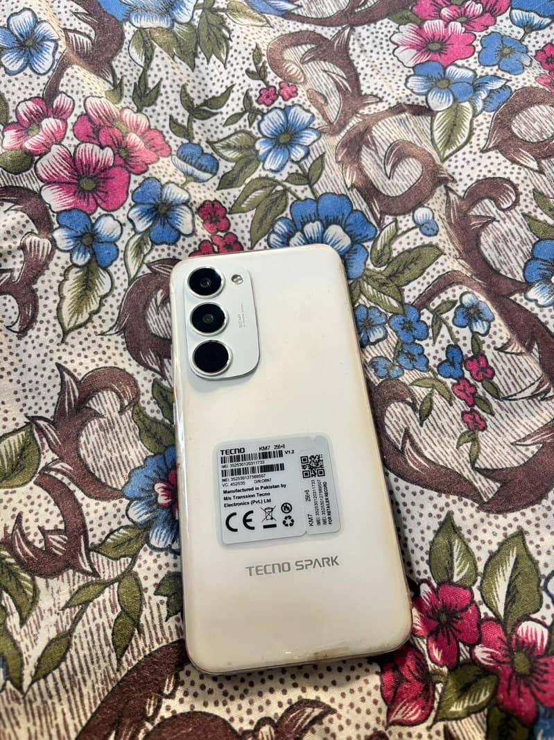 Tecno 40 pro plus 3