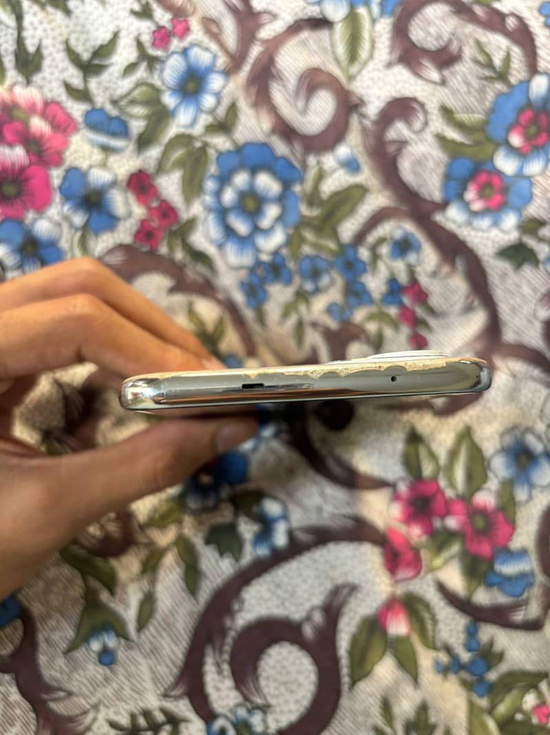 Tecno 40 pro plus 4