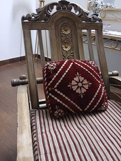 sheesham wood heavy Rocking chair