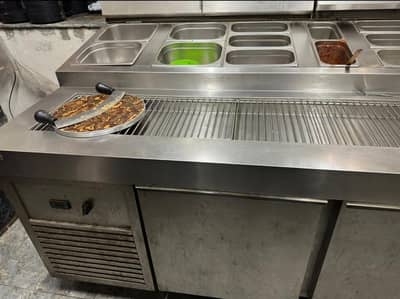 MAT TABLE WITH CHILLER