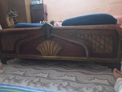 Wood bed