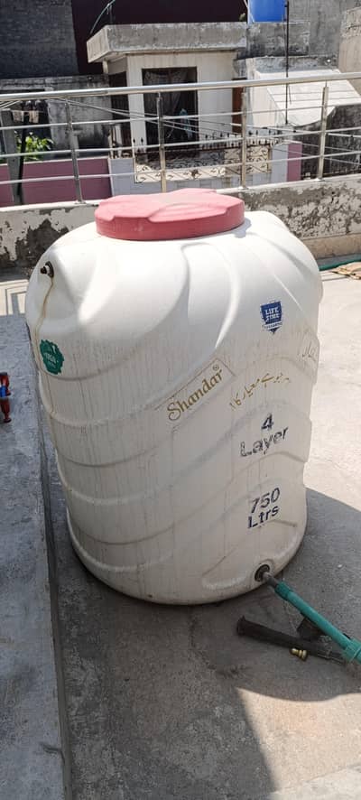 water Tanki 750L