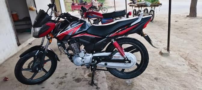 Honda CB 125F