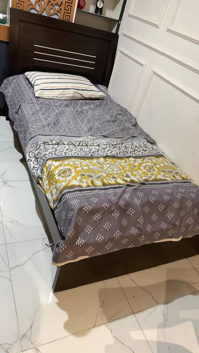 single bed with dressing table