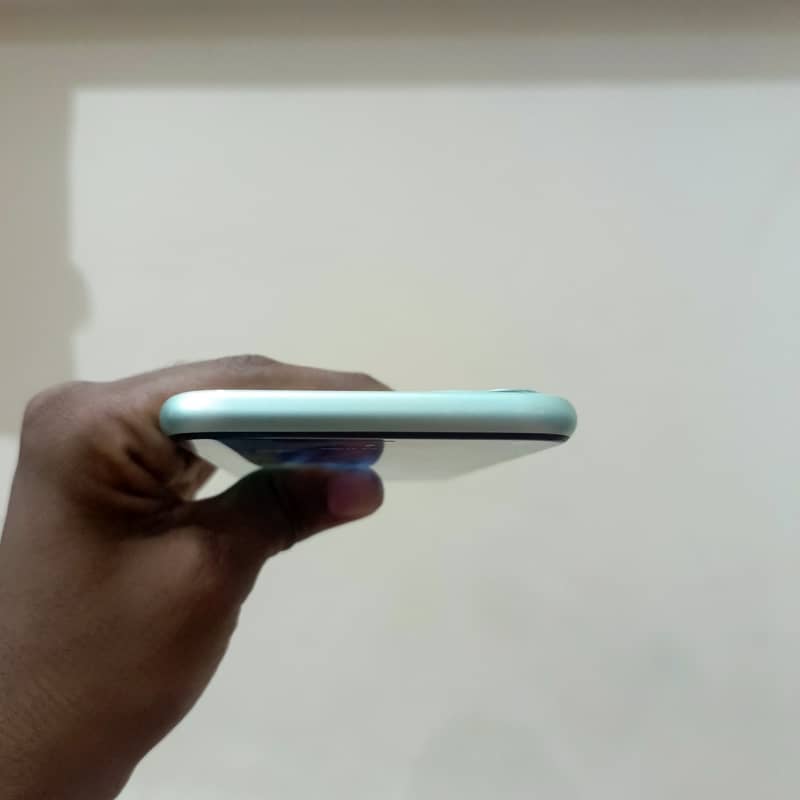 iPhone 11 2