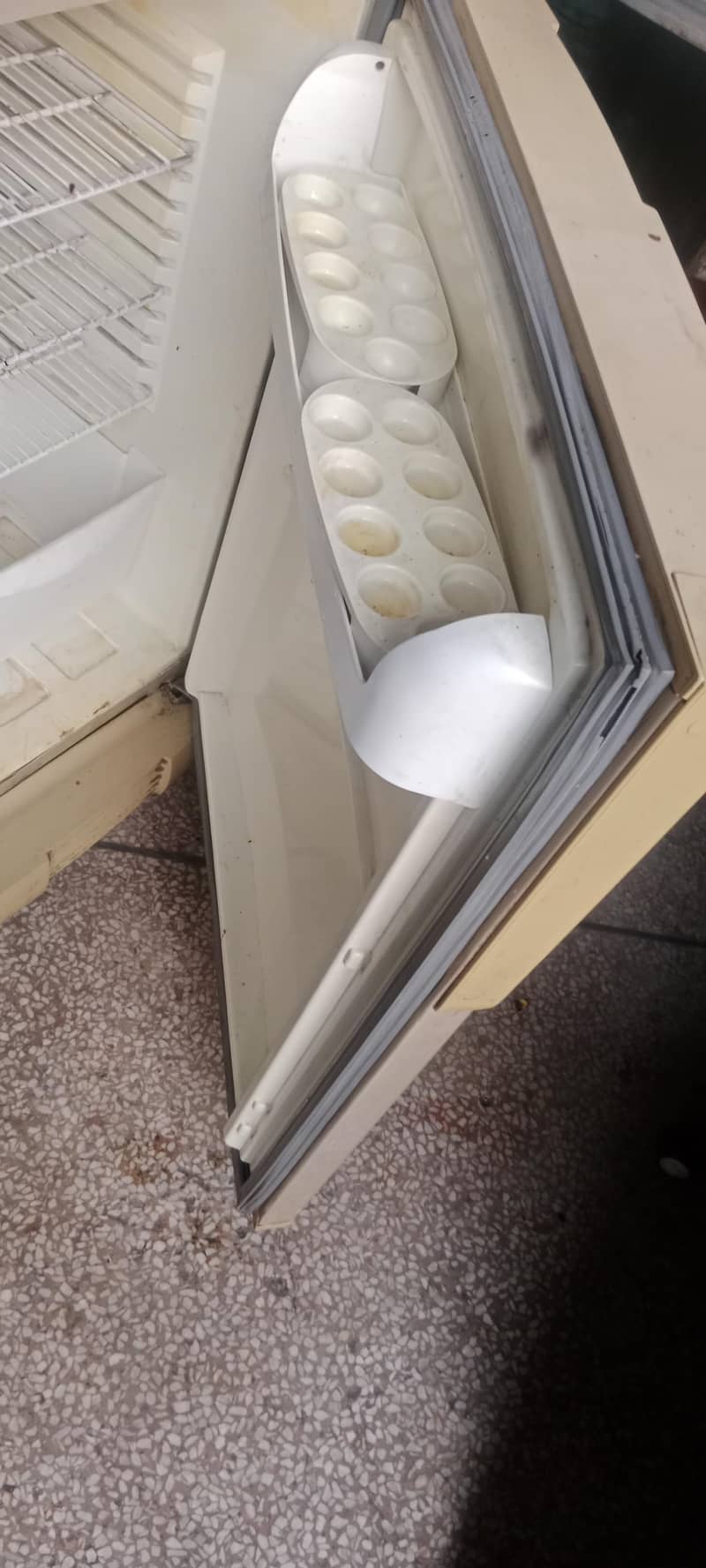 Refrigerator 4