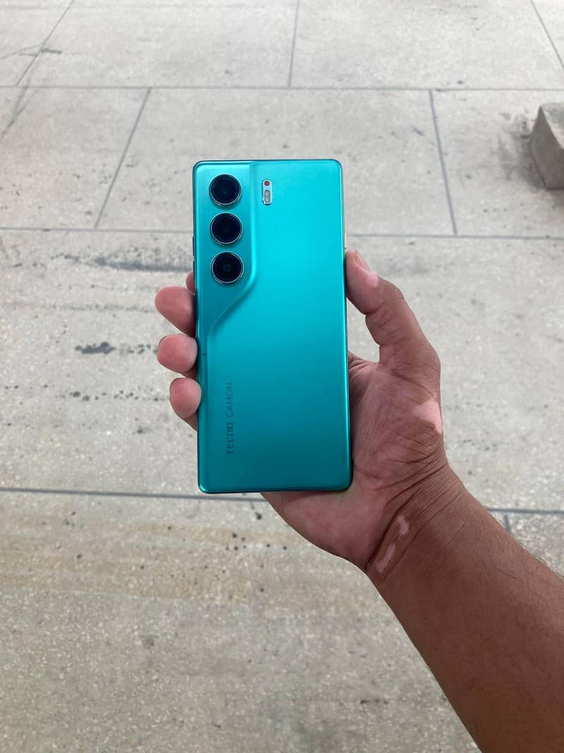 TECNO CAMON 40 4