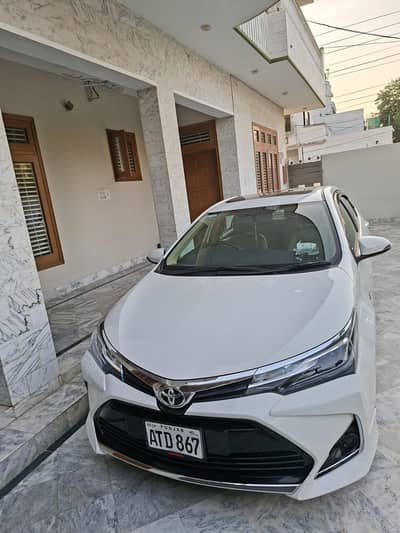 Scratch less Toyota Altis 2023 Special Edition sunroof projector light