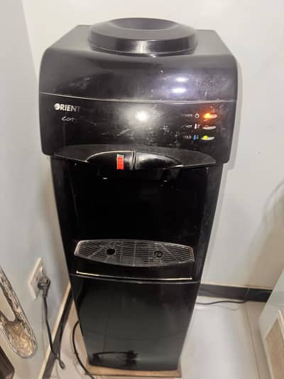 Orient water dispenser with refrigerator
