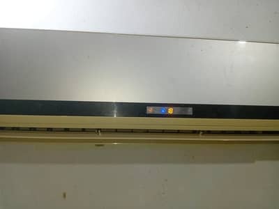 Ac Non inverter 1'5 ton for sale good Condition