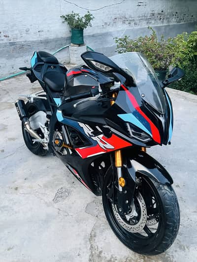 BMW s1000RR sports heavy bikes