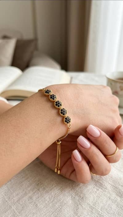 elegant bracelet for all  wrist adjustable