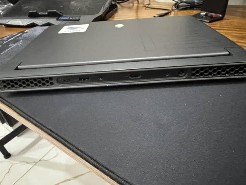 Dell Alienware 15 9