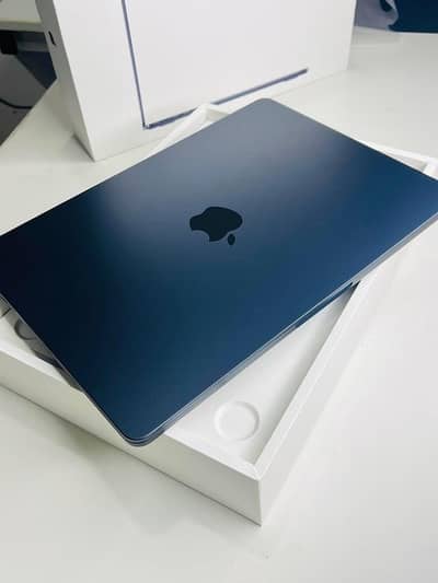 MacBook Air M4 2025 model 15 inches