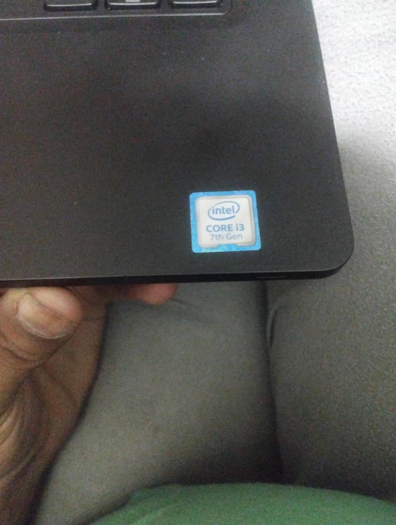 Dell i3-7generaton 1