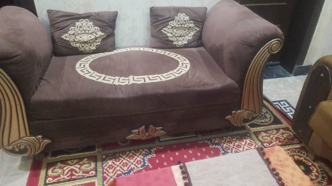 Settee sofa 1