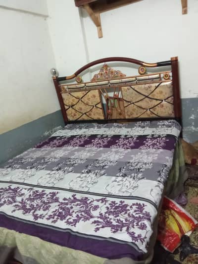 Double Bed Without Mattress