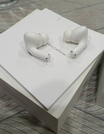 Scratchless Apple AirPods Pro 2 (2nd Generation) – Box & Accessories