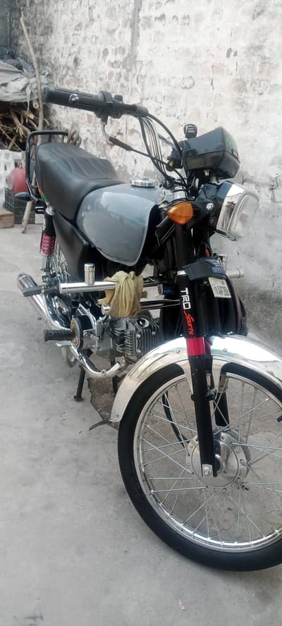 Good use paso le zarorat ha warna ni bejta  apna original saman para h