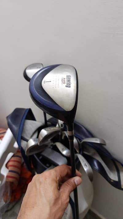 Golf kit with complete 13 x sticks and bag