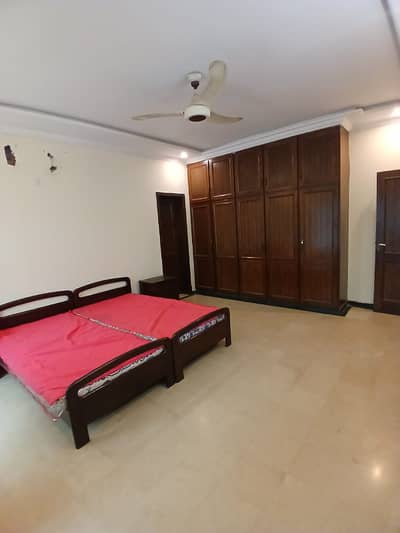 1 Kanal Upper Portion For Rent With 3 Bedroom's & All Utility Connection's
