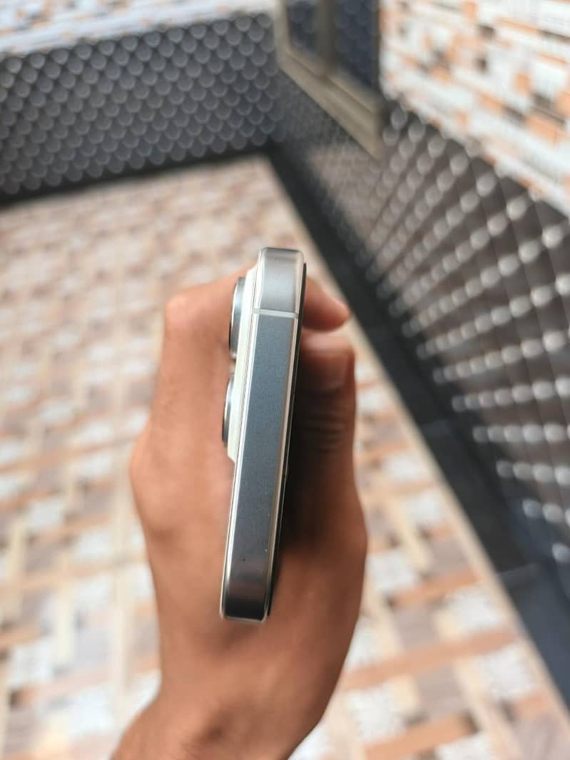 iphone 16pro 2