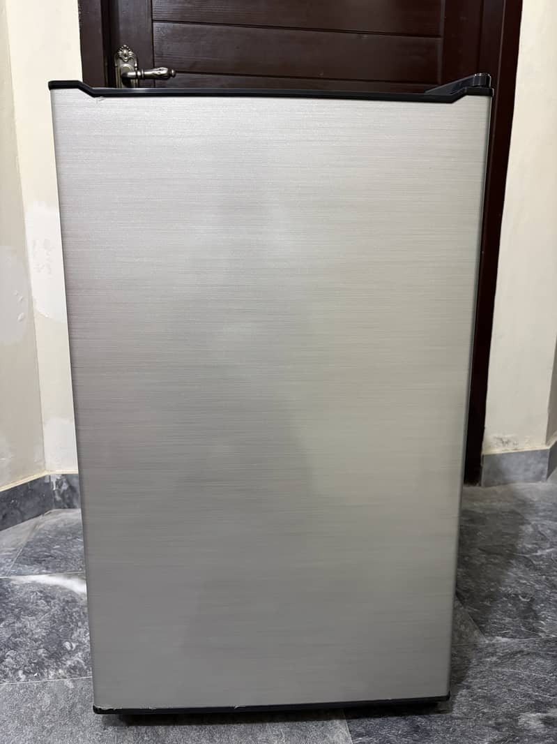 Mini fridge Dawlance 0